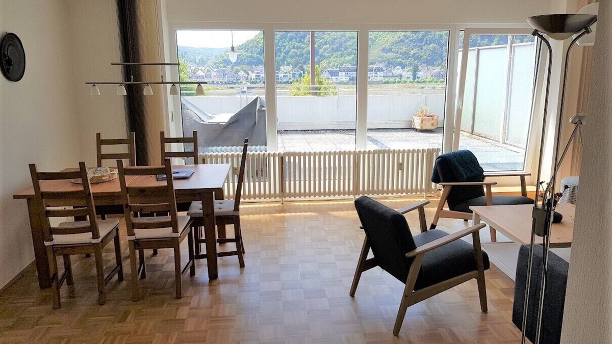 Bad Hoenningen Apartment | Penthouse directly on the Rhine with a 100m2 roof terrace near the Eifel & Westerwald