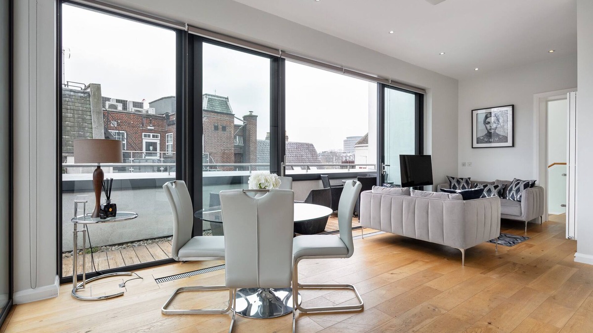 Holborn and Covent Garden Apartment | Penthouse Holborn Covent Garden –Stunning Park Views