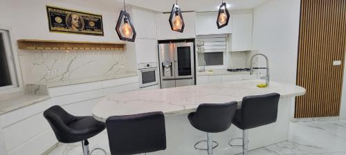 Ramat Gan Apartment | Penthouse in Ramat Gan Next to Sheba Hospital