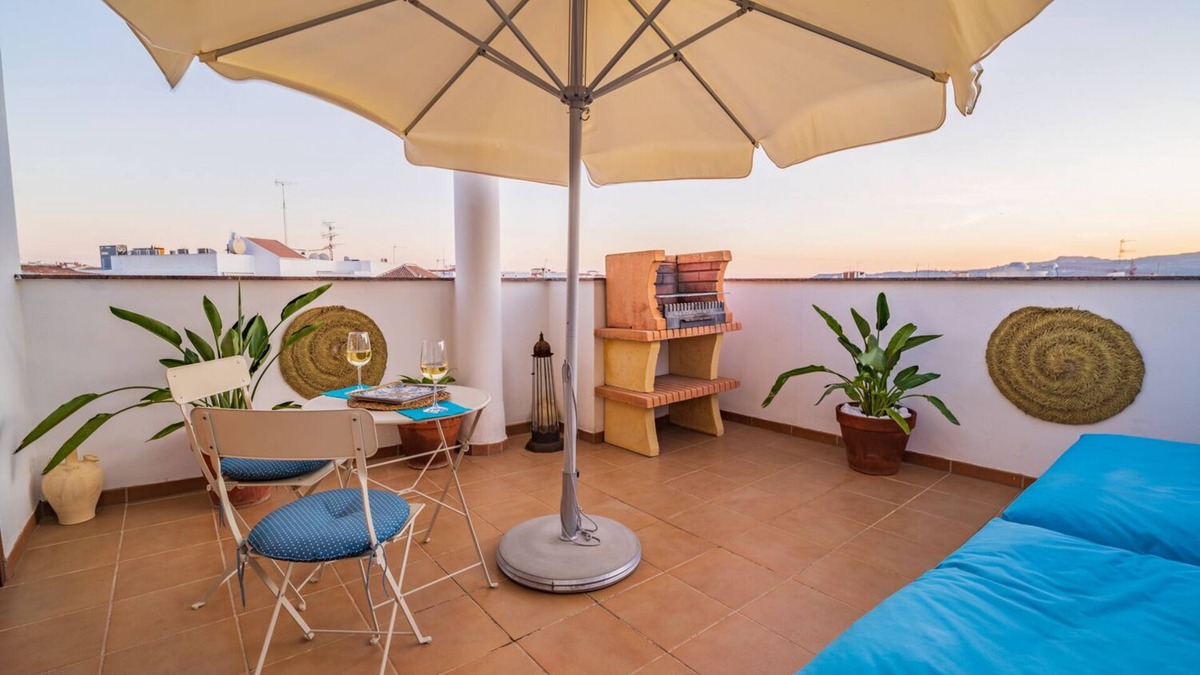 Rio Velez Apartment | Penthouse in the historic center of Vélez-Málaga. Free parking in building.