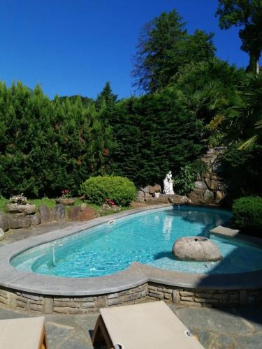 Castagnea Villa | Penthouse in the green with private pool and garden