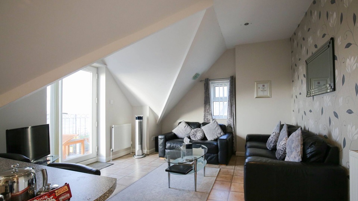 Bispham Apartment | Penthouse! Luxury 2 Bed Suite With Sea View