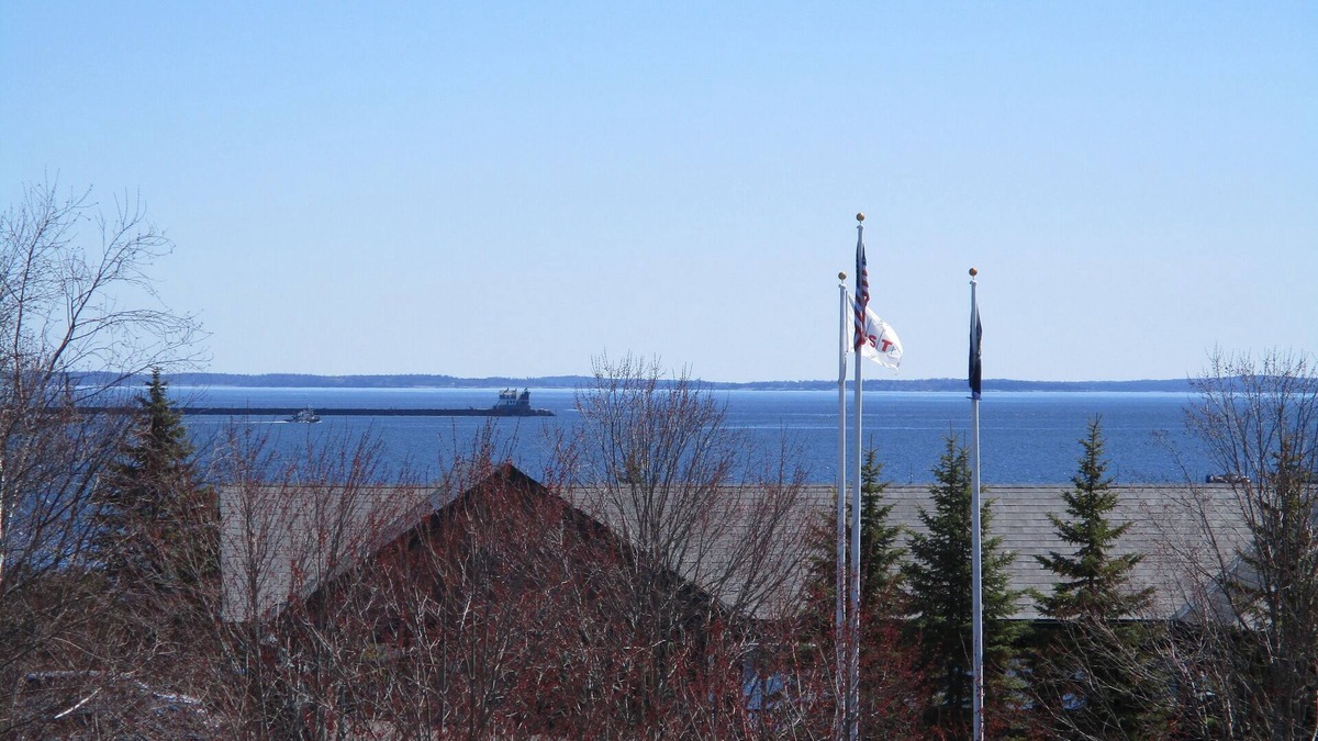 Rockland House | Penthouse master bedroom suite -ocean view- walking distance to downtown, beach