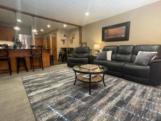 Kellogg Apartment | Penthouse Mountain Haven with Community Spa Room
