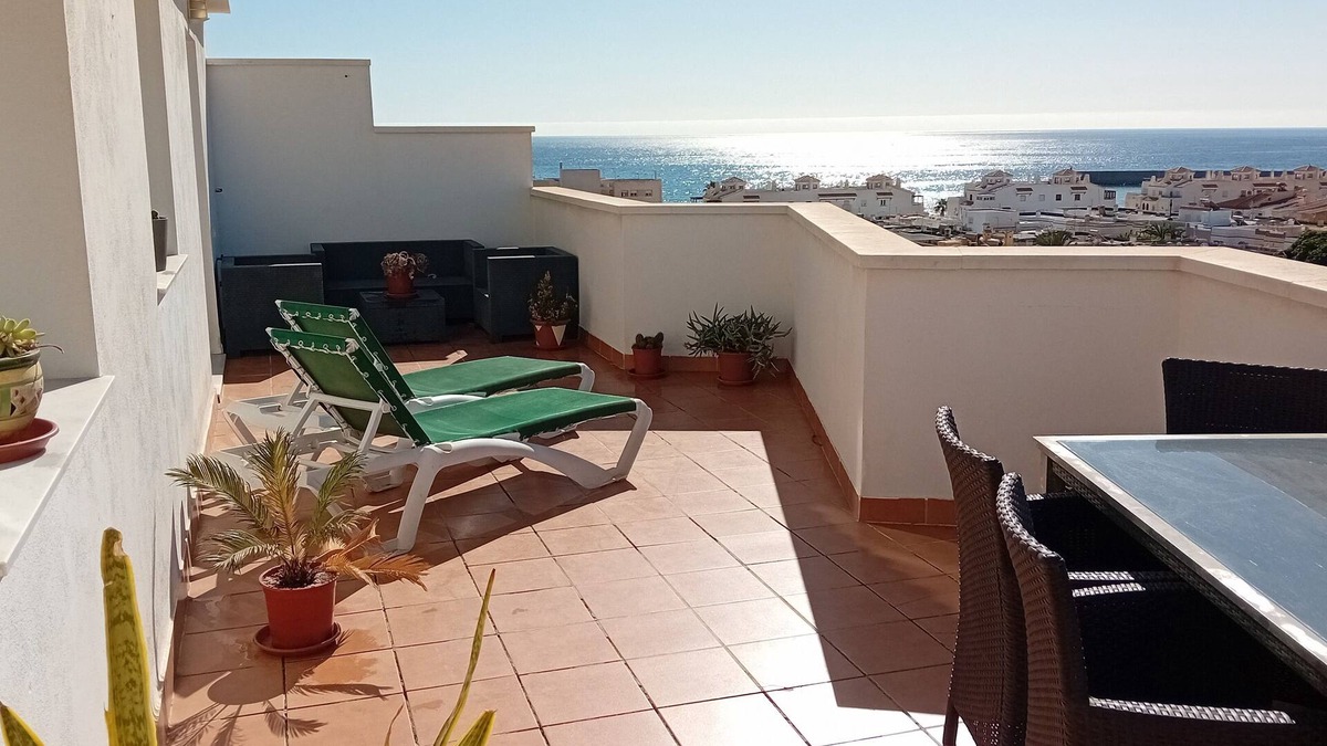 Roquetas de Mar House | Penthouse next to the Romanilla Beach, dream terrace