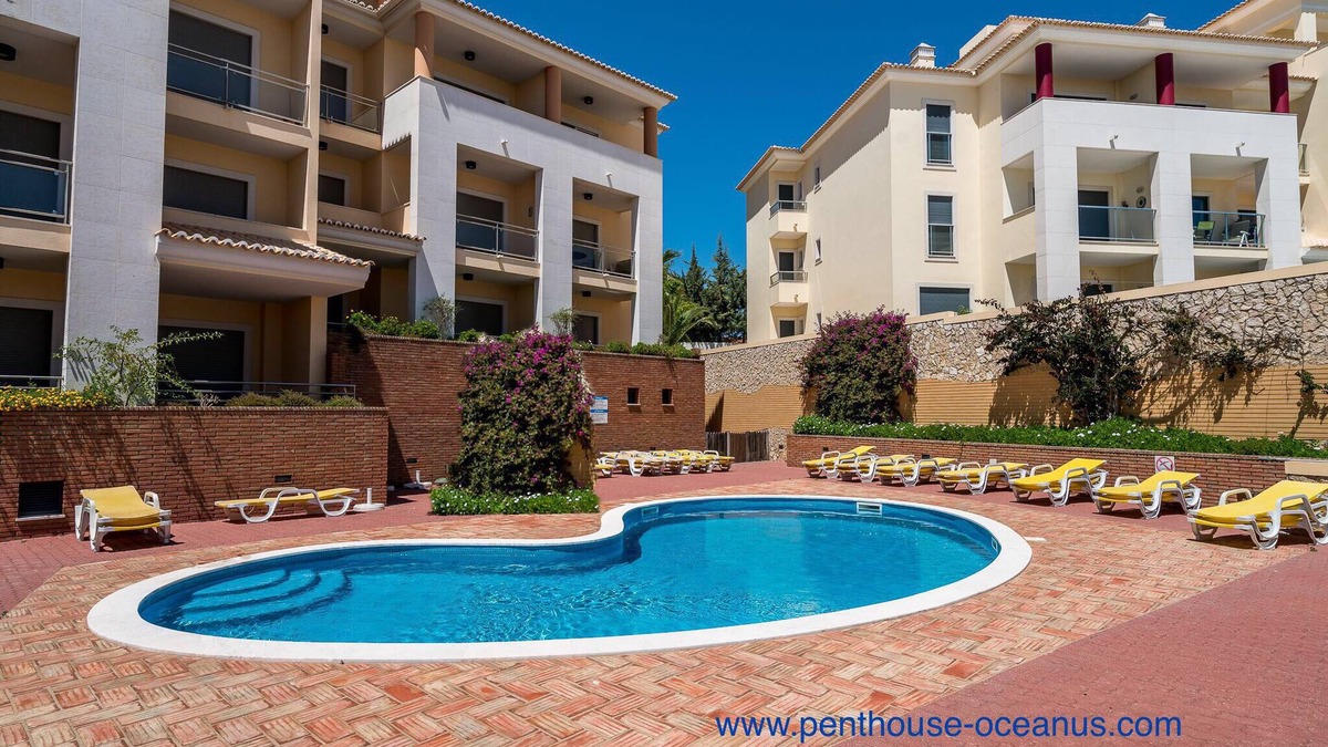 Olhos D'Agua Apartment | 'Penthouse-Oceanus' sea view with swimming pool, in the residence Oceanus-Jardim.