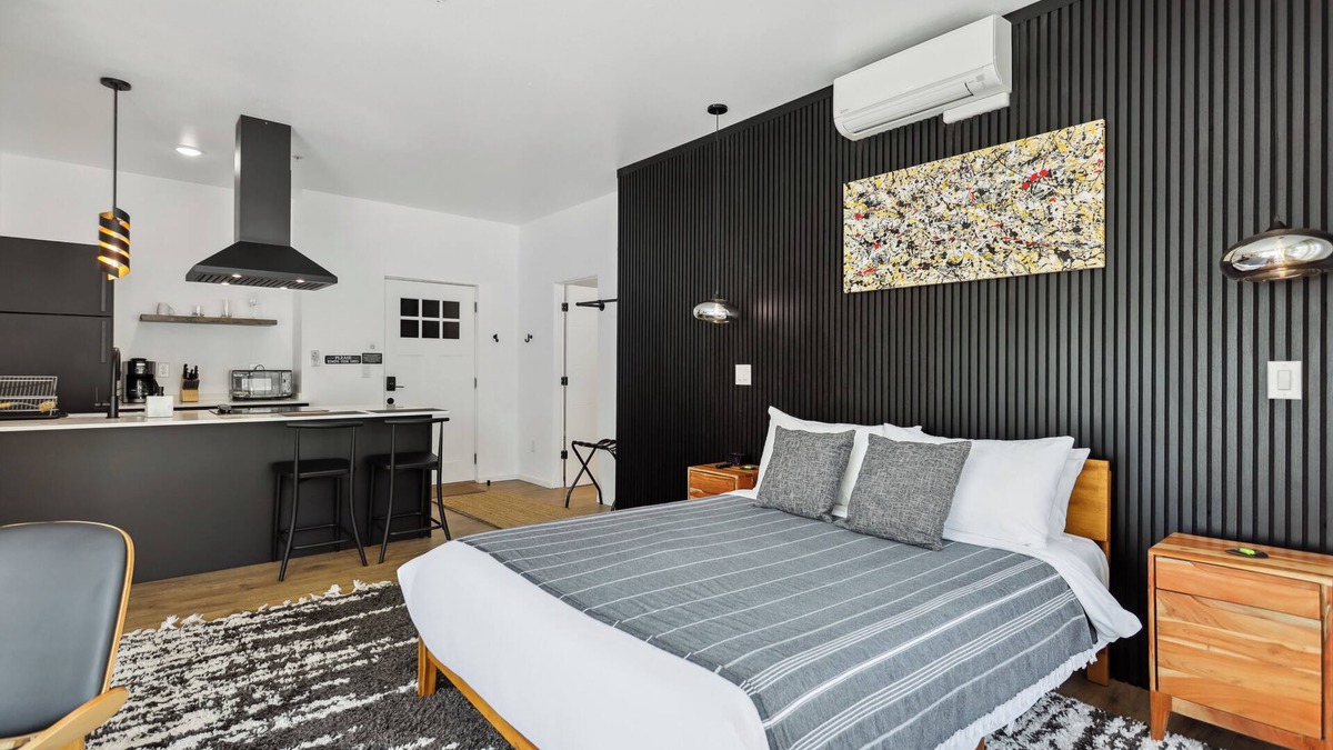 White Salmon Apartment | Penthouse studio suite, downtown White Salmon, suite 15