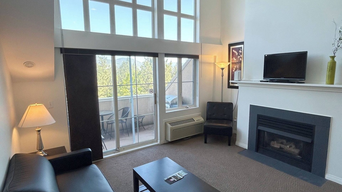 Quail Ridge Apartment | Penthouse Suite on Golf Course - 308