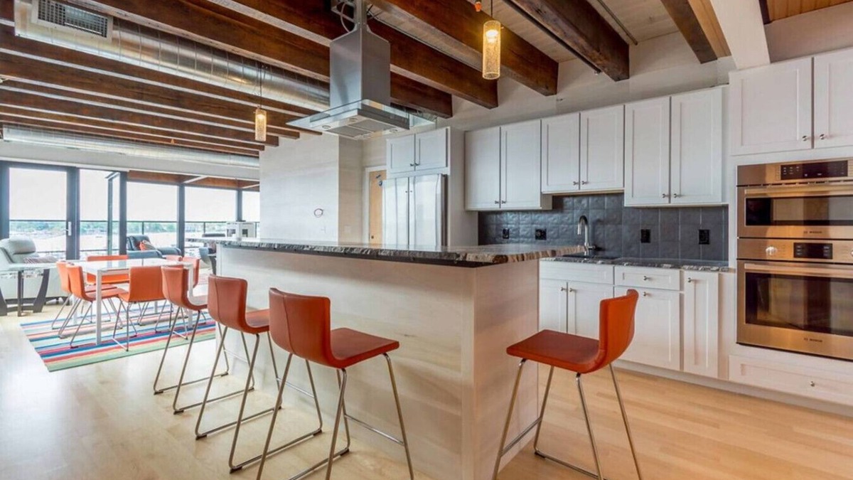 Old Port Apartment | Penthouse Two Master Waterfront Suite with Rooftop