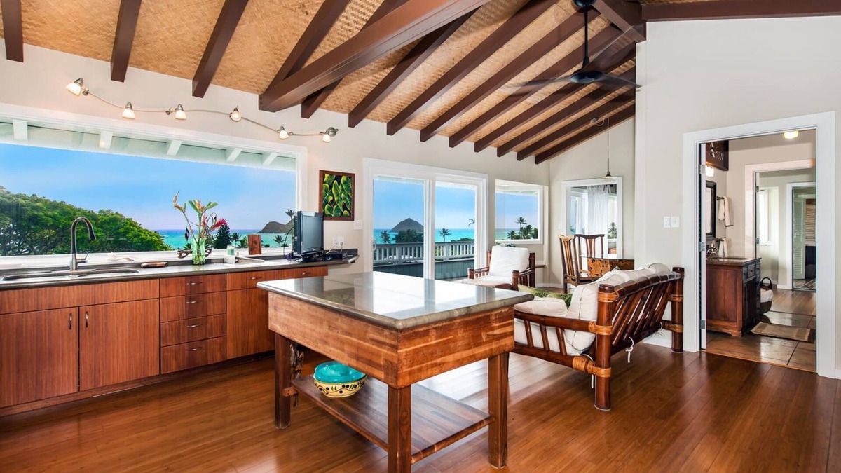 Lanikai House | Penthouse View in Lanikai LANIKAI NUC 90/BB -0108 Most comfortable for 2 or 3.