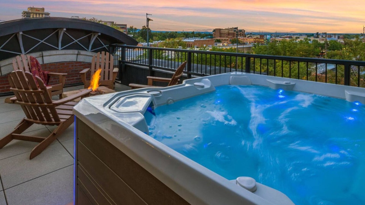 Old Town House | Penthouse w/Mtn Views in the Heart of Old Town
