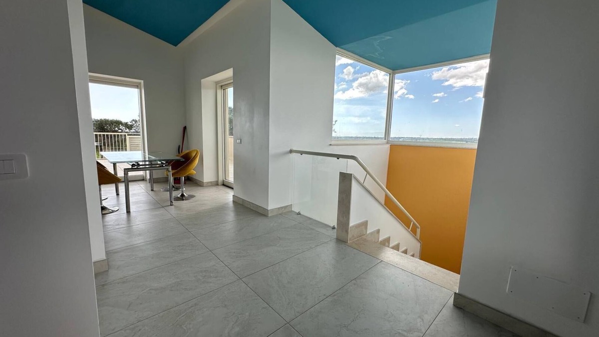 Zona XLIX Santa Maria di Galeria Bed & Breakfast | PENTHOUSE WITH EXCEPTIONAL VIEWS OF THE ROMAN COUNTRYSIDE WITH LARGE CIRCULAR TERRACE