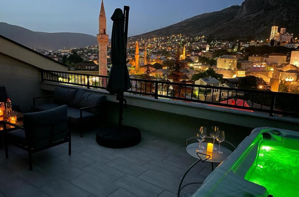 Mostar Old Town Apartment | Penthouse with Old bridge view and jacuzzi