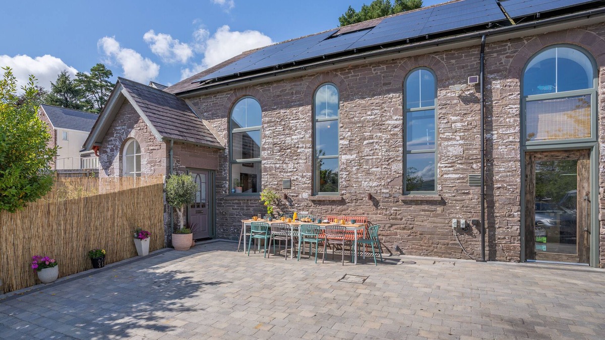 Bwlch House | Penuel Chapel - Five Bedroom House, Sleeps 10