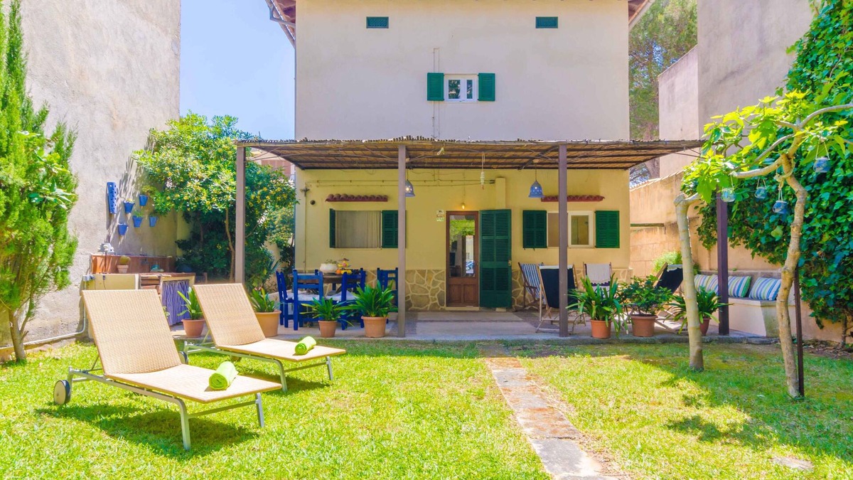 S'Illot-Cala Morlanda House | PENYA - Chalet with private garden in S'Illot. Free WiFi