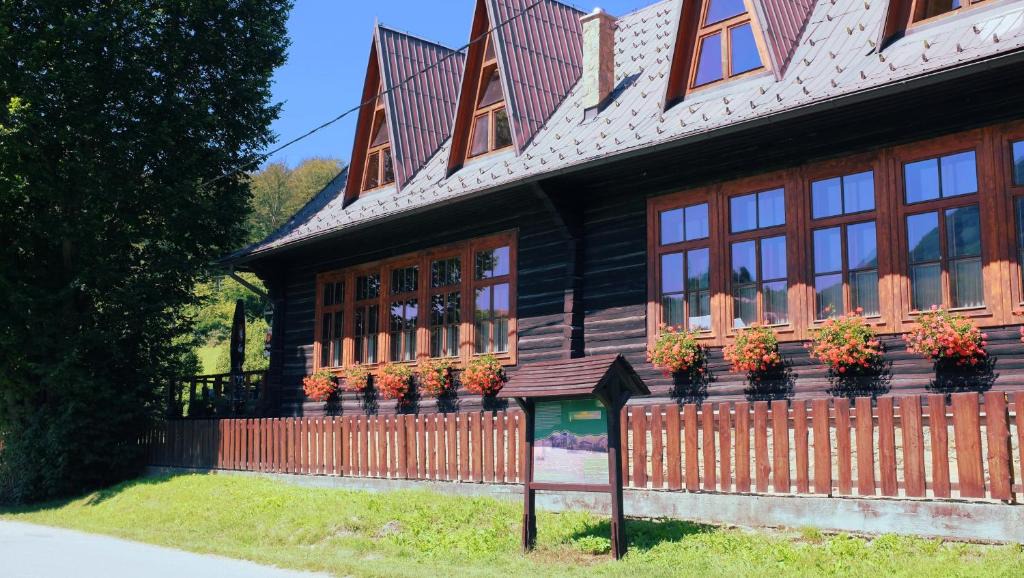 Kostolec House | Penzión Manín