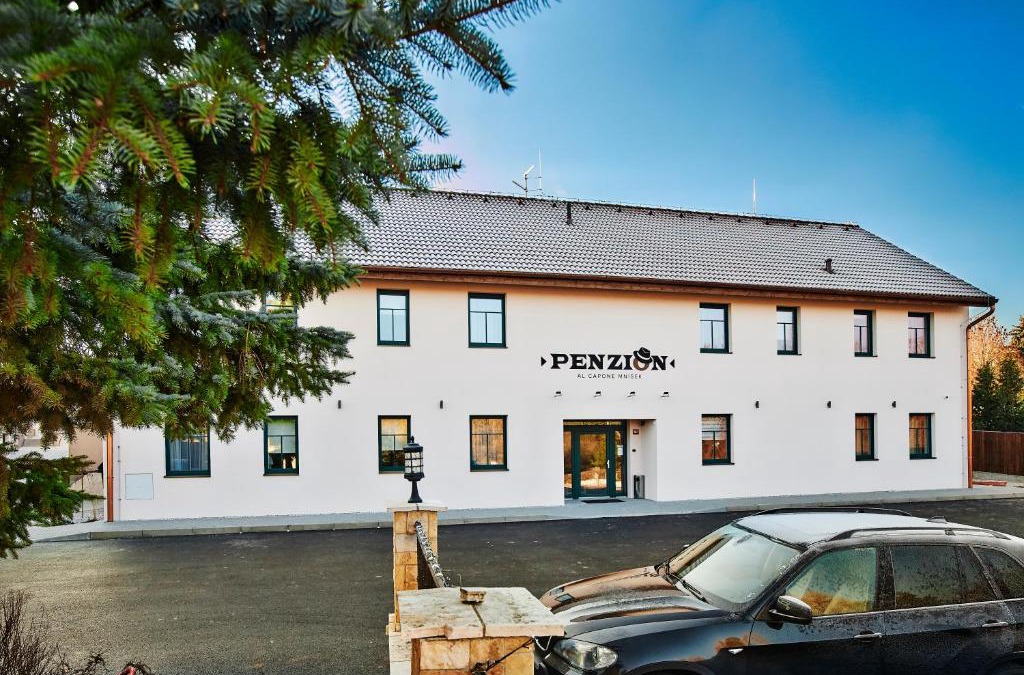 Mnisek pod Brdy House | Penzion Al Capone Mníšek