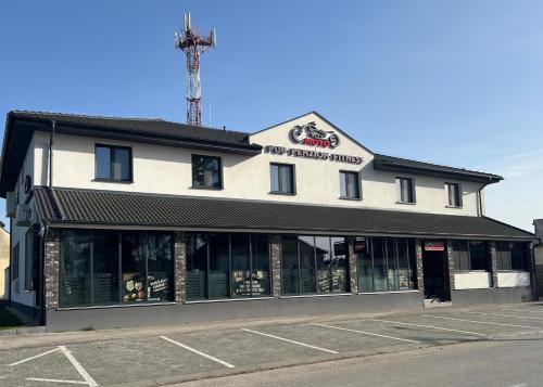 Michal na Ostrove House | Penzion Moto