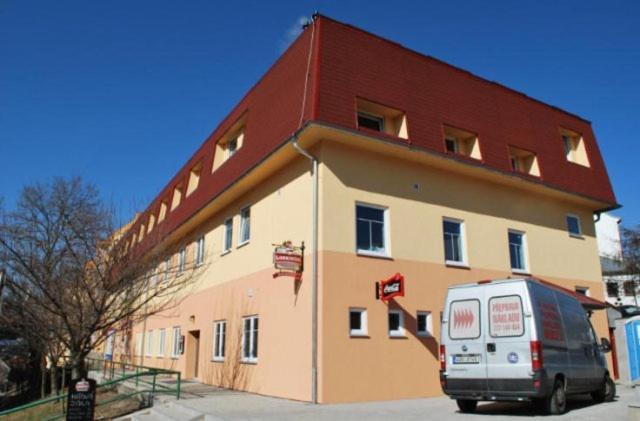 Kadan House | Penzion Mova