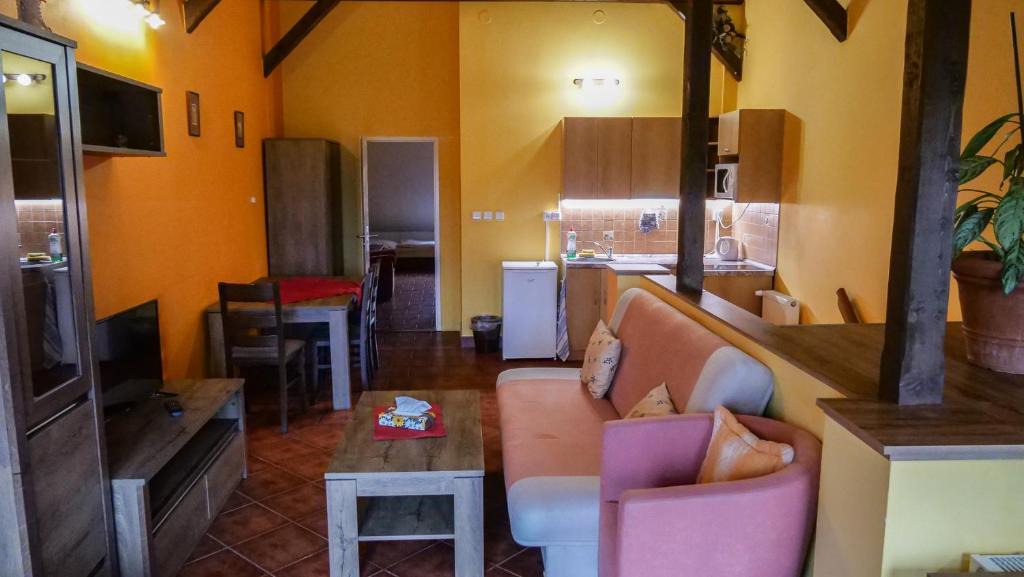 Louny House | Penzion Na Hradbách