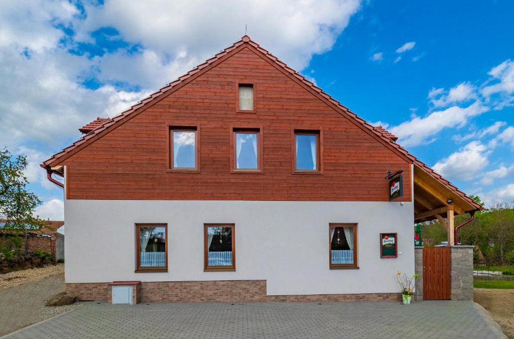 Dobrinsko House | Penzion Pastouška s pohostinstvím