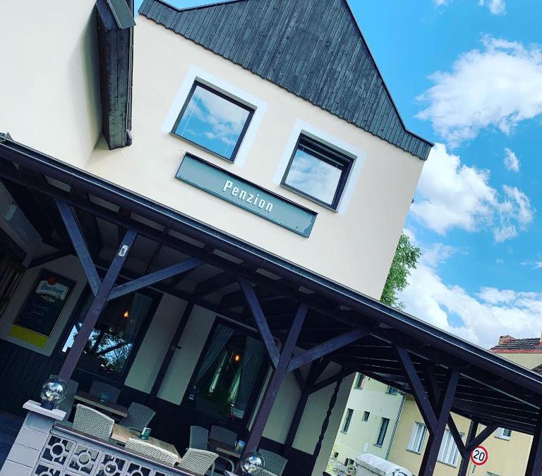 Sezimovo Usti House | Penzion & Restaurace U Vily