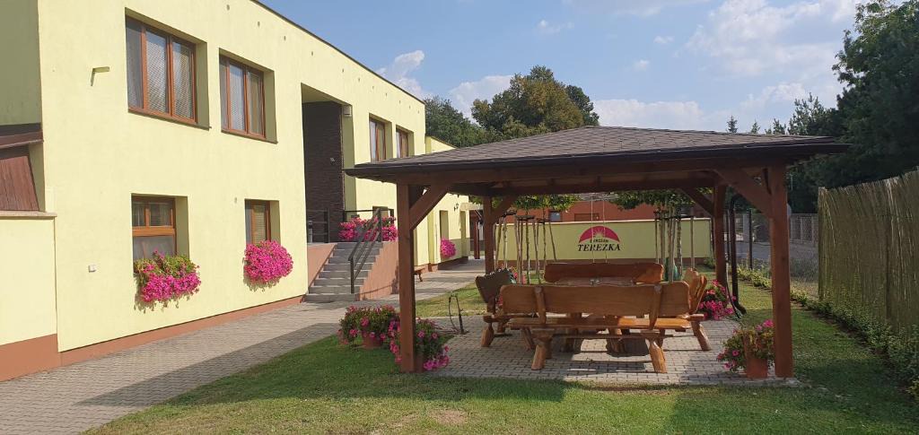Hlucin House | Penzion Terezka