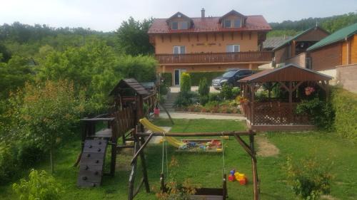 Podhajska House | Penzion Zlatá rybka