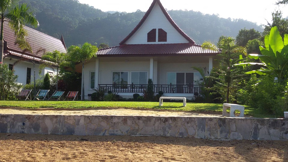 Ko Chang Villa | Peony 3 Bedroom Beach Front Villa