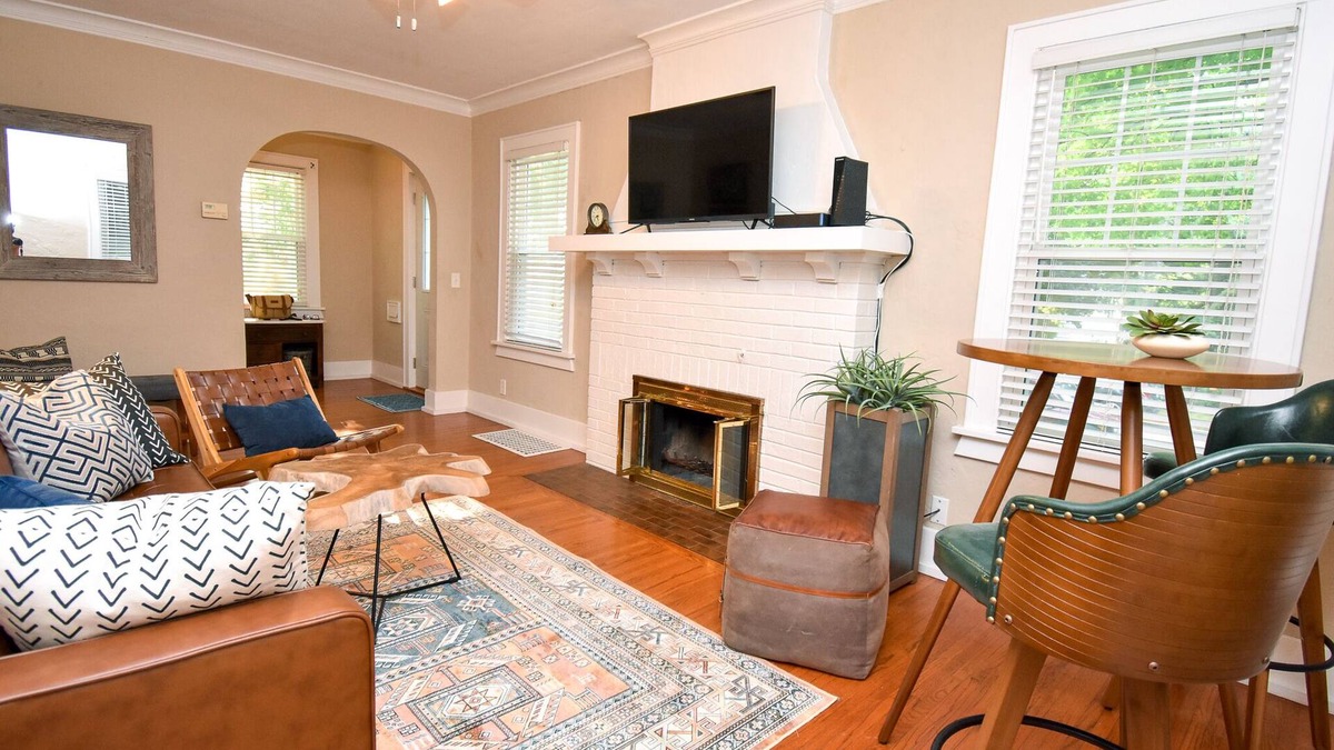 Peoria Heights House | Peoria Heights Petite Charmer- A Block From it All!