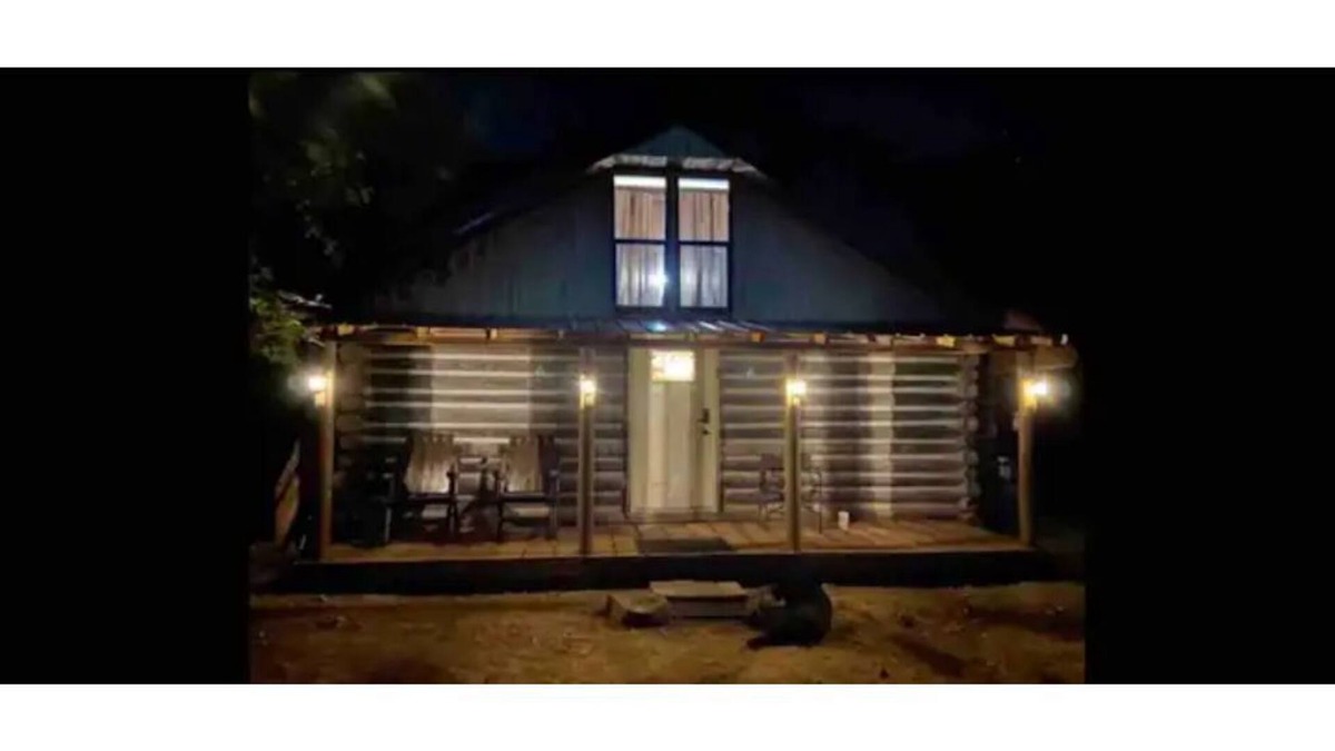 Cardin Cabin | Peoria Hills Cabin.
