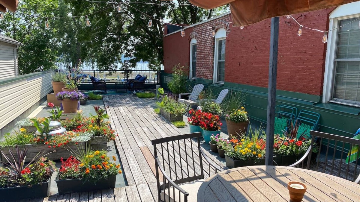 Pepin Apartment | Pepin Marina Retreat: Cottage Apartment with Deck