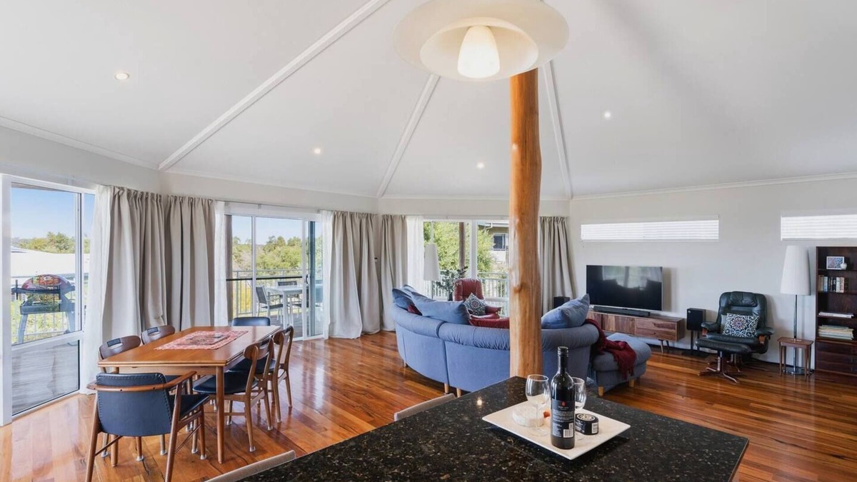 Peppermint Grove Beach House | Peppy Harmony House Coastal Calm on Geographe Bay