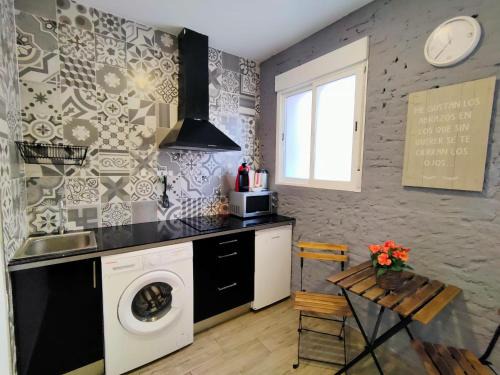 Benicalap Apartment | Pequeño Alojamiento con Mini Piscina - NO climatizada