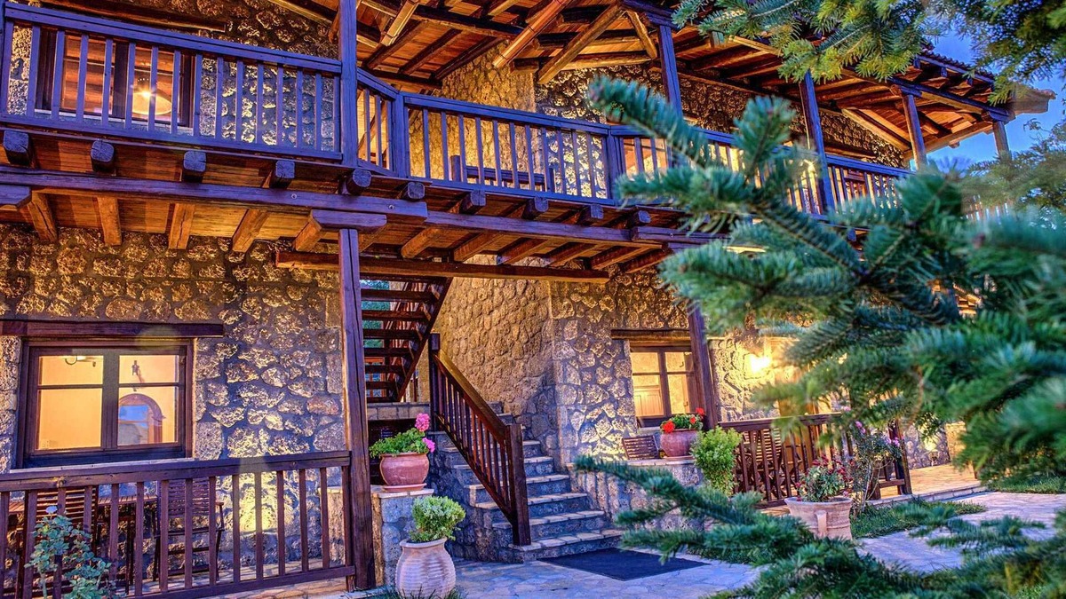 Mesaia Trikala Hotel | Pera Alonia Guest House