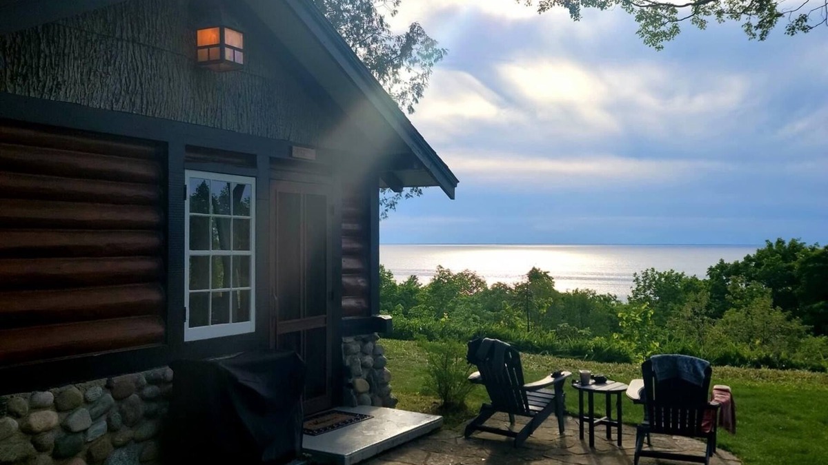 Harbor Springs House | Perch Cabin at Blisswood Resort