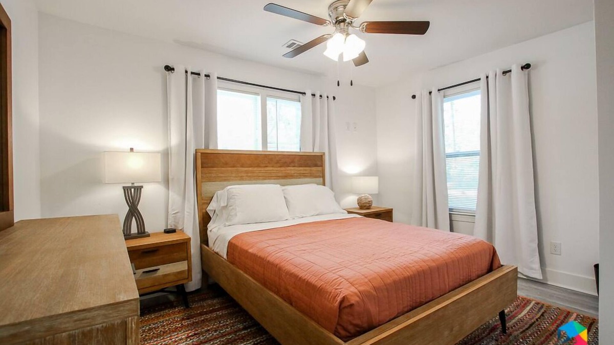 Pooler House | Perch*Cozy, Quiet Home Close to SAV, I-95 + Pets