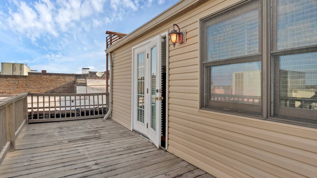 Maryville Apartment | Perch Over Pistol Creek