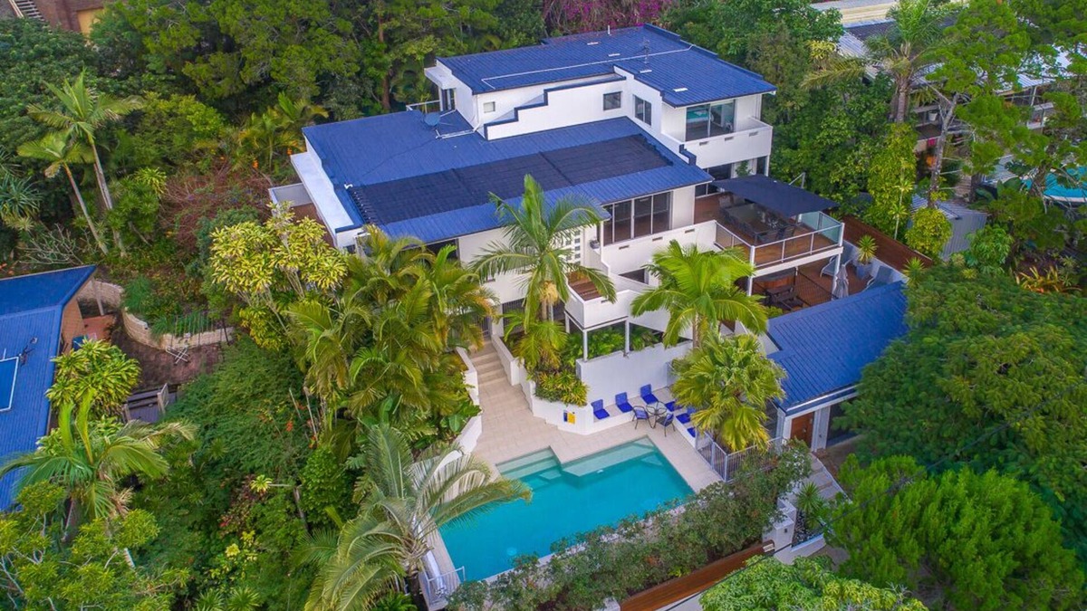 Peregian Beach House | Peregian Holiday House - allows dogs, heated pool, spa & 5 mins to beach