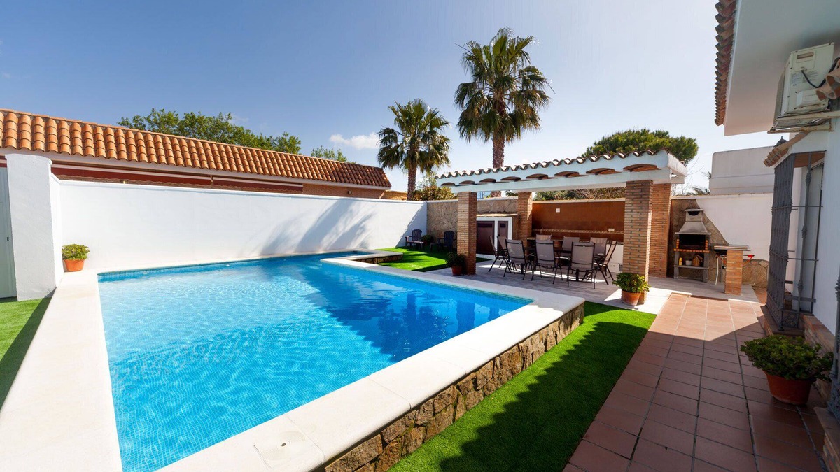 Chiclana de la Frontera Villa | Perfect Villa for family with options for children