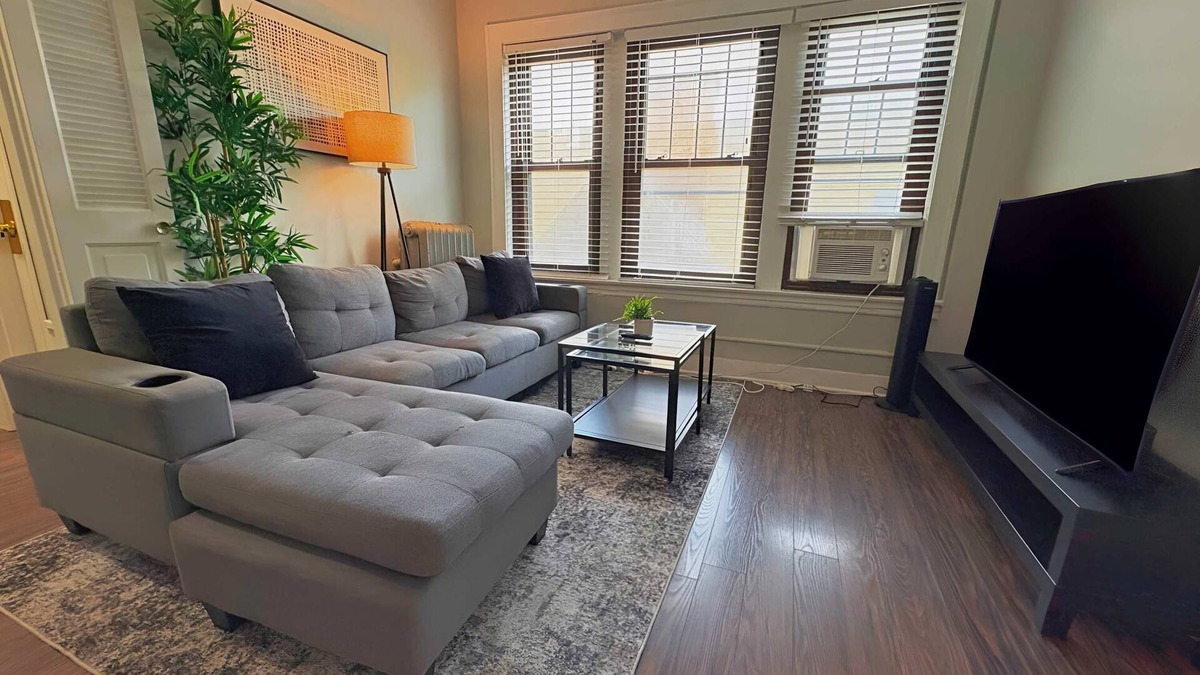 Hyde Park Apartment | Perfect 1BR Spot near Attractions