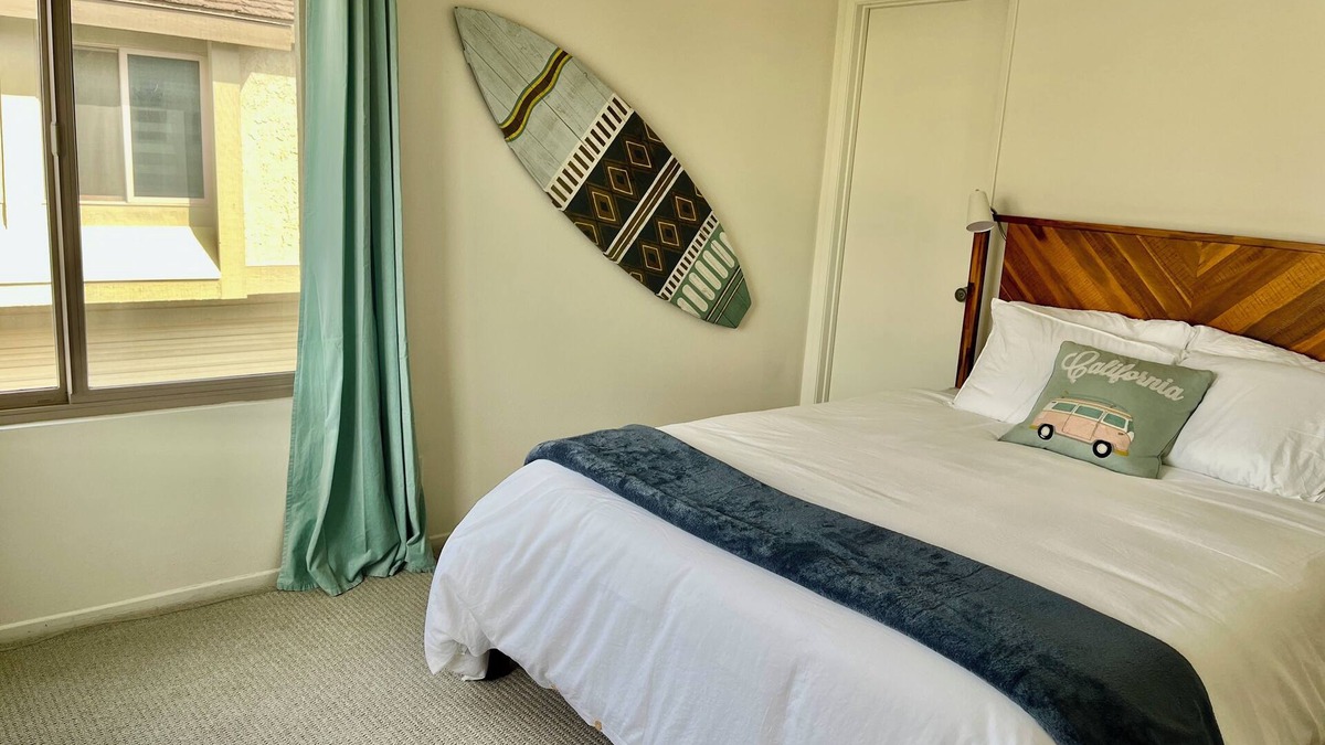 Hollywood Beach Condo | Perfect 2-bedroom beach condo in Oxnard