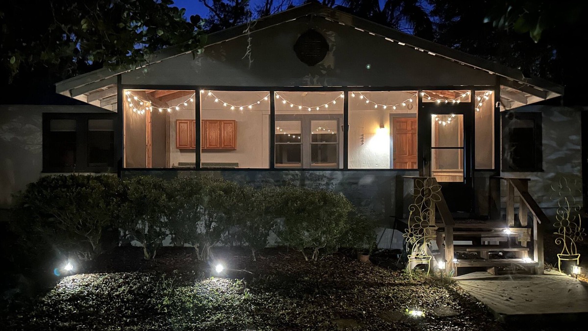 Micanopy Cottage | Perfect 2 Bedroom Nest in the Heart of Micanopy!