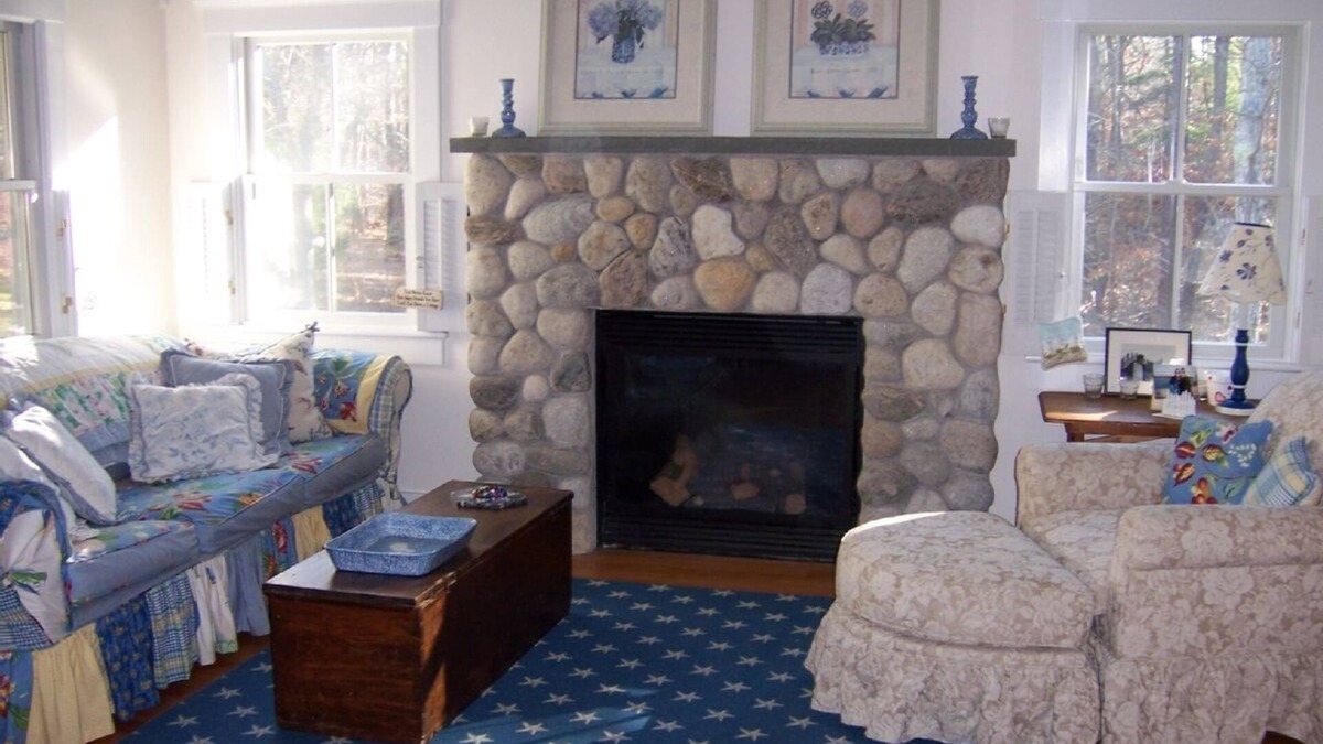Edgartown Cottage | Perfect Adorable Cottage Retreat Among Award-Winning Gardens