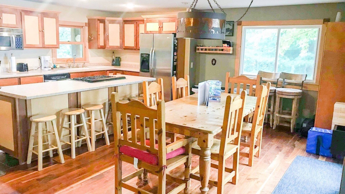 Luck Cabin | PERFECT & AFFORDABLE FAMILY REUNION PARADISE!