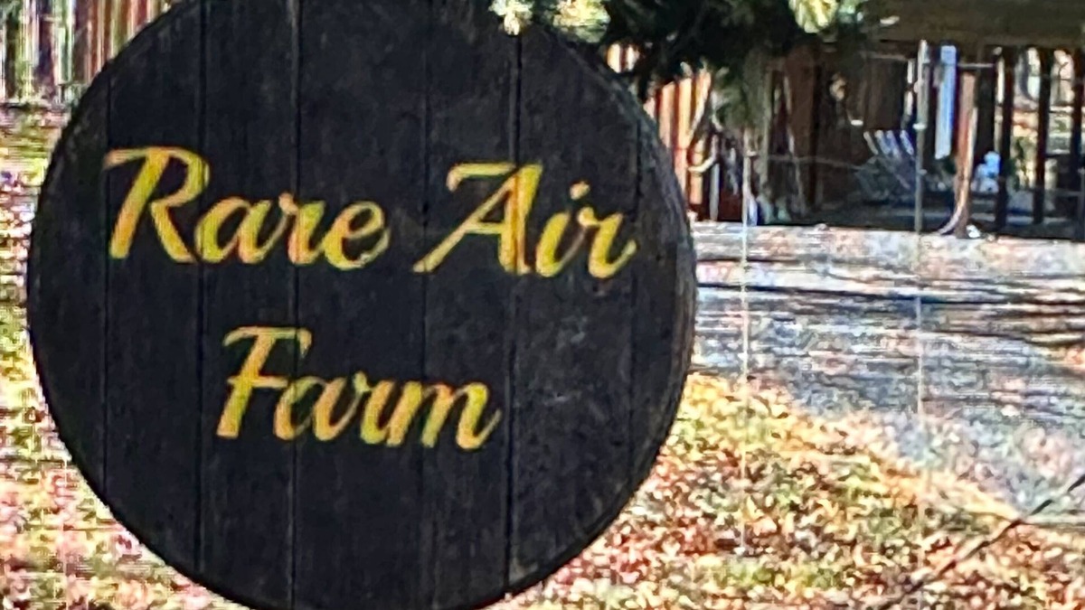 Oakpark Cottage | Perfect and Easy “Get A Way” to Rare Air Farm!