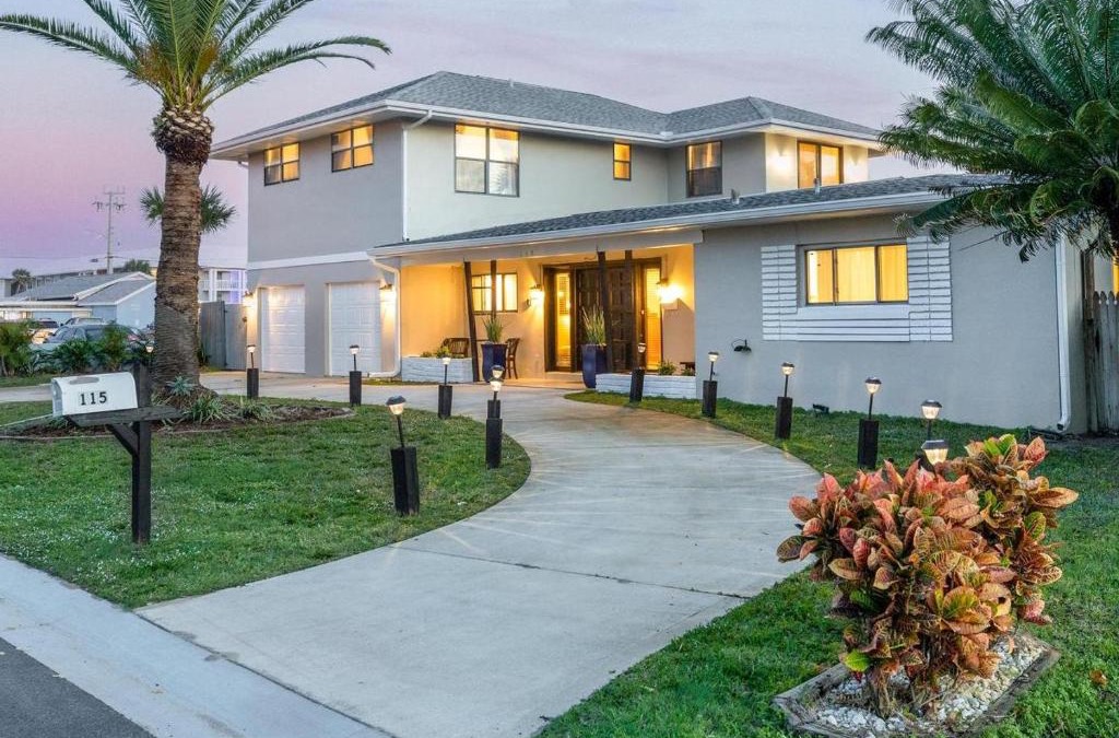 Satellite Beach House | PERFECT BEACH GETAWAY for 6-10