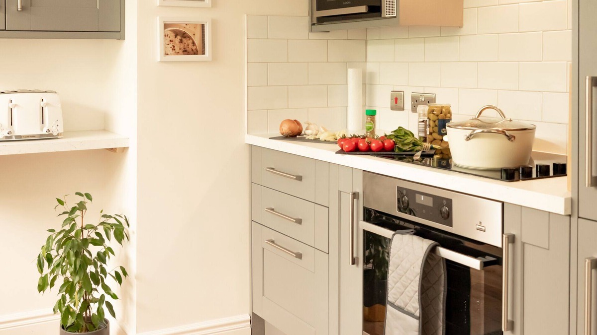 Bicester House | Perfect Bicester Village stay at 2 bedroom house