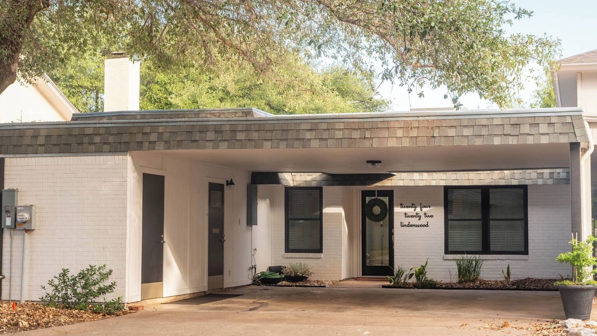 San Angelo House | Perfect blend of style and serenity in this 3-br, 2-bath bungalow guest house.