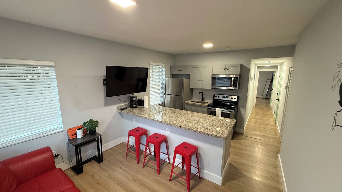 Liberty City Apartment | Perfect Central Last Minute Stay!